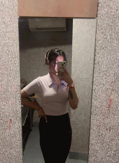 Independent meet gf experience ,webam - escort in Kochi Photo 3 of 3