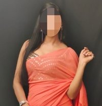 I'm Shruti ready to meet privately - puta in Hyderabad Photo 1 of 3