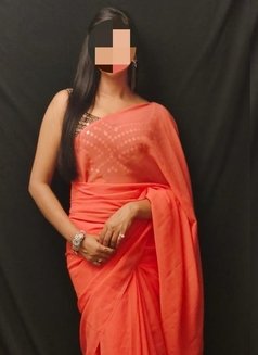 I'm Shruti ready to meet privately - puta in Hyderabad Photo 3 of 3