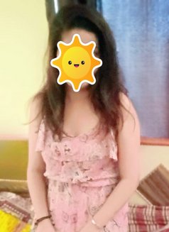 Independent Nidhi - puta in New Delhi Photo 1 of 4