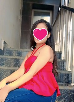 Independent Nidhi - escort in New Delhi Photo 3 of 5