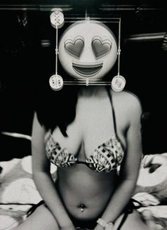 Ishani video call is available here - adult performer in New Delhi Photo 2 of 10