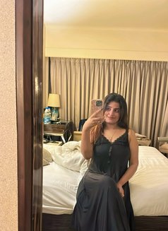 Independent Nishita - escort in Mumbai Photo 2 of 5