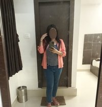 Gita, webcam & real meet - puta in Hyderabad