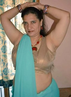 Independent Reetu Aunty - escort in New Delhi Photo 1 of 1