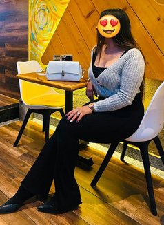 Independent Ritika (CAM & MEET) - puta in Noida Photo 4 of 10