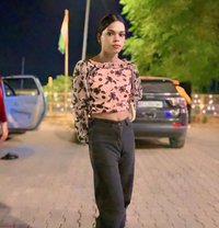 Independent Roohi cam show - puta in New Delhi Photo 9 of 10