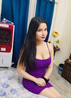 Independent Rosy Here in Hyderabad - Acompañantes transexual in Hyderabad Photo 6 of 7