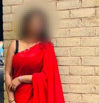 Independent Sexy Mature Corporate Girl - escort in Pune