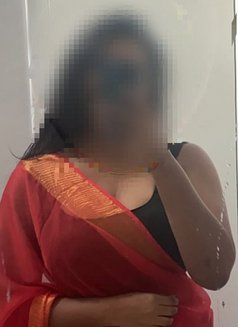 Independent Sexy Mature Corporate Girl - escort in Pune Photo 2 of 6