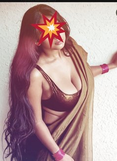 Independent South Indian Bhabhi - puta in Abu Dhabi Photo 2 of 4