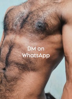 Cam Suren - Acompañantes masculino in Bangalore Photo 2 of 9