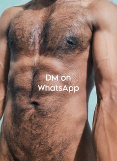 Cam Suren - Acompañantes masculino in Bangalore Photo 3 of 9