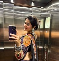 Independent Tapasya Meets/cam - escort in Mumbai