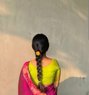 Independent Telugu girl Soniya - puta in Hyderabad Photo 1 of 1