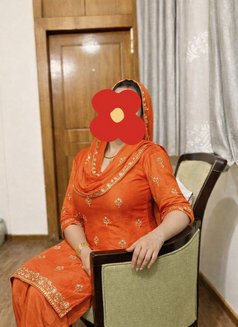 Independent Women - escort in New Delhi Photo 1 of 15
