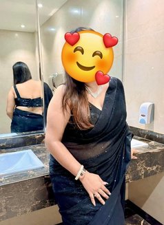Independent Women - escort in New Delhi Photo 3 of 15