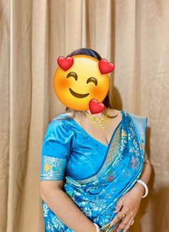 Independent Women - escort in New Delhi Photo 6 of 15