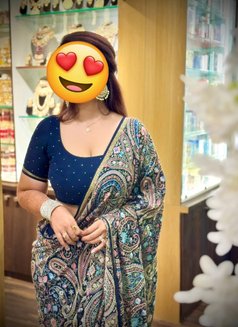 Independent Women - escort in New Delhi Photo 2 of 5