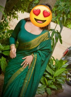 Independent Women - escort in New Delhi Photo 4 of 5