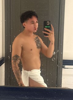 Independent Young Pinoy flexible - Male escort in Dubai Photo 2 of 14