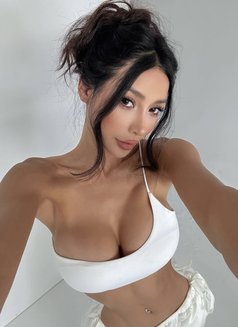 Independent Younghana Thight Pussy - escort in Singapore Photo 5 of 7