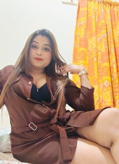 India busty Sexy Girl - puta in Doha Photo 2 of 8