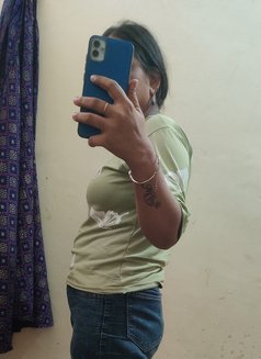 Indian and Russian Escort in Gurgaon Esc - Agencia de putas in Gurgaon Photo 1 of 4