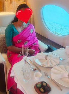 Indian Couple Escort in Abu Dhabi - puta in Abu Dhabi Photo 2 of 3
