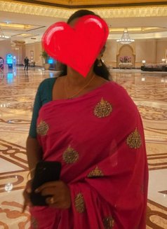 Indian Couple Escort in Abu Dhabi - puta in Abu Dhabi Photo 3 of 3