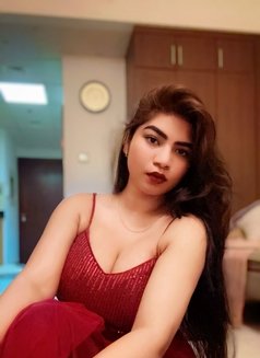 Indian Escort Komal - puta in Dubai Photo 5 of 5