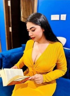 Indian Escort Komal - escort in Dubai Photo 1 of 5