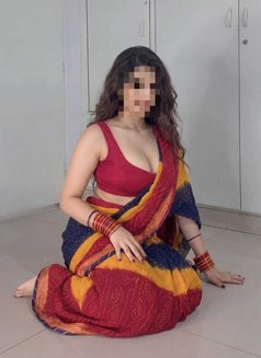 Indian Escorts Girl Ajman ⁰⁵⁶²¹⁵²¹³⁵ - escort in Ajmān Photo 3 of 10