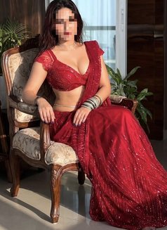 Indian Escorts Girl Ajman ⁰⁵⁶²¹⁵²¹³⁵ - escort in Ajmān Photo 4 of 10