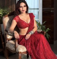 Indian Escorts Girl Ajman ⁰⁵⁶²¹⁵²¹³⁵ - escort in Ajmān Photo 4 of 10