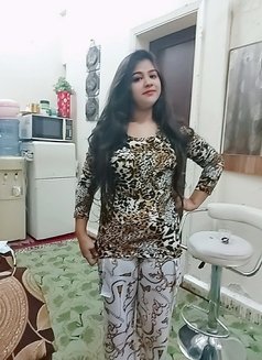 Indian escorts - escort in Muscat Photo 1 of 4
