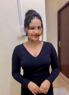 Indian Female Therapist for Outdoor - Masajista in Doha Photo 1 of 4