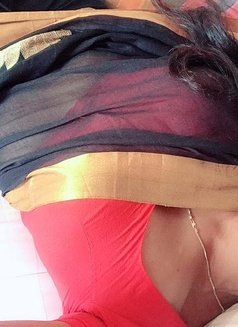 Indian Girl for 2 Days Only - puta in Singapore Photo 11 of 15