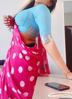 Indian Girl for 2 Days Only - puta in Singapore Photo 13 of 15