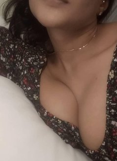 Indian Girl for 2 Days Only - puta in Singapore Photo 14 of 15