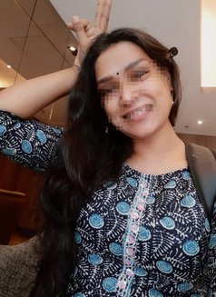 Indian Girl With Sugar Lips - puta in Nottingham Photo 3 of 4