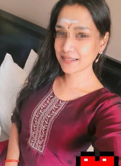 Indian Girl With Sugar Lips - escort in London Photo 3 of 4