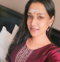 Indian Girl With Sugar Lips - escort in Leicester