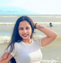 Indian High Profile & Russian - puta in Gurgaon Photo 3 of 3