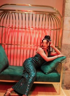 Indian independent model Esha - escort in Dubai Photo 9 of 10