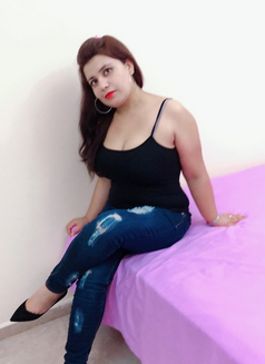 Indian Mature - escort in Muscat Photo 6 of 10