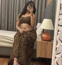 INDIAN MILF & BUSTY MONIKA - Agencia de putas in Jaipur