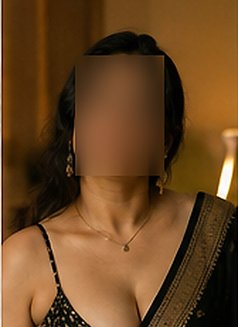 Indian Milf Horny for Boys - escort in New Delhi Photo 1 of 5