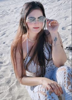 indian model 100% real photos GFE - puta in Dubai Photo 9 of 11