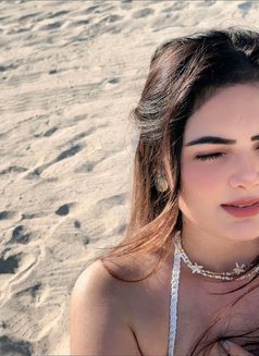 indian model 100% real photos GFE - puta in Dubai Photo 10 of 11